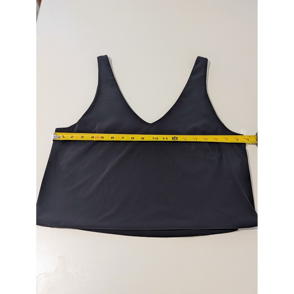 Vuori Villa Cropped Tank Top Black Size Medium VW1214 V Neck Lightweight - Picture 7 of 8